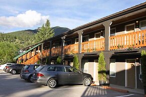 Crystal Springs Lodge