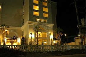 Rafael Mansion Bangkok Aiport