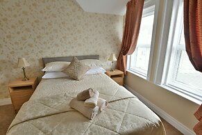 Cul-Erg House & Kitchen