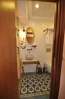 Merial Hotel