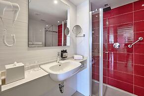 Universal Hotel Perla