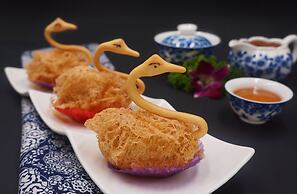 Grand Dragon Hotel