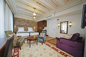 Azade Suites