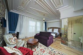 Azade Suites
