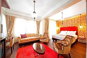 Azade Suites