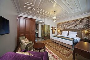 Azade Suites