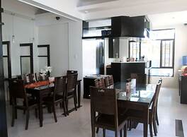 One Crescent Place