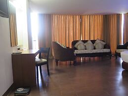 The Ritz Hotel at Garden Oases