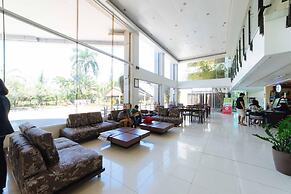 The Ritz Hotel at Garden Oases