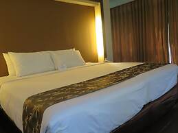 The Ritz Hotel at Garden Oases