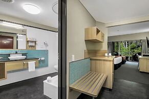 Kingfisher Bay Resort