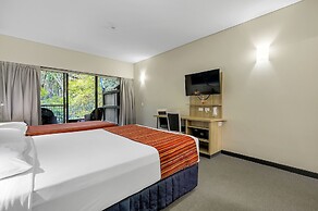 Kingfisher Bay Resort