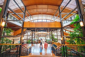 Kingfisher Bay Resort