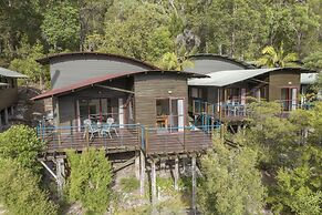 Kingfisher Bay Resort