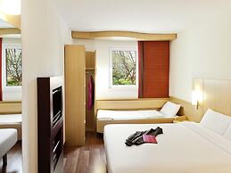 ibis Shanghai Chengshan Road Hotel