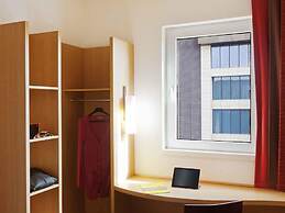 ibis Shanghai Chengshan Road Hotel