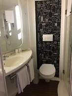 ibis Shanghai Chengshan Road Hotel