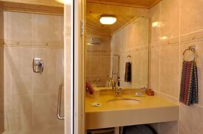 Ohn-Bar Guesthouse