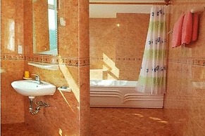 Sunny C Hotel