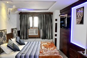 Anoop Hotel