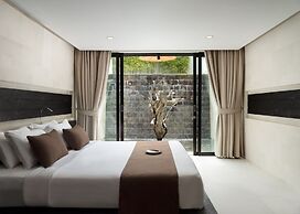 eqUILIBRIA SEMINYAK