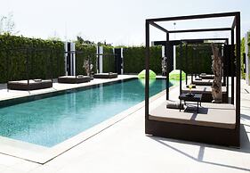 eqUILIBRIA SEMINYAK