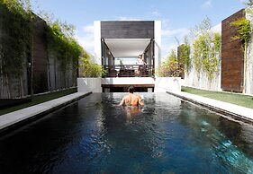 eqUILIBRIA SEMINYAK