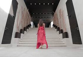 eqUILIBRIA SEMINYAK