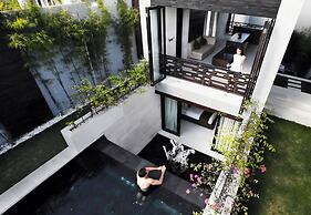 eqUILIBRIA SEMINYAK