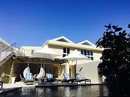 Abalone Guest Lodge
