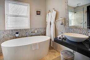 Abalone Guest Lodge