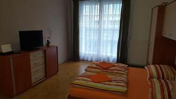 Boomerang Hostel