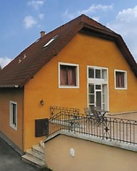Hotel Panzió 100