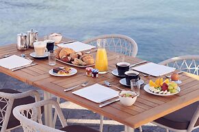 Vista Lakefront Boutique Hotel
