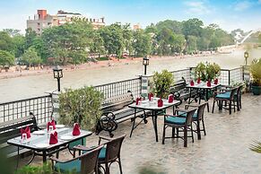 ECKO Antarman on the Ganges