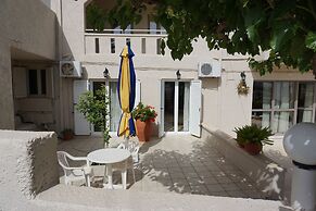 Valentino Apartments and Studios