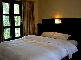 Rhino Lodge & Hotel