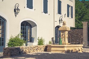 Logis Hôtel Restaurant Le Plantevin