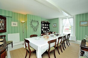 Castleton House B&B