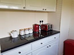 Ty Dderw Country Inn
