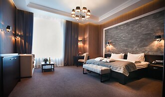 Tsunami Spa Hotel
