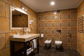 Tsunami Spa Hotel