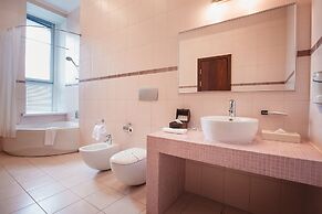 Tsunami Spa Hotel