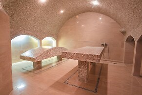 Tsunami Spa Hotel