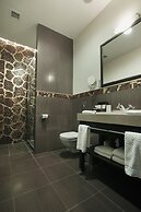 Tsunami Spa Hotel