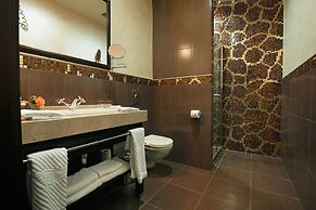 Tsunami Spa Hotel