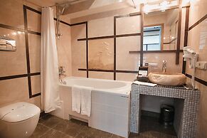 Tsunami Spa Hotel