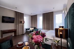 Greguar Hotel & Apartments