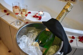 Waterfalls Boutique Hotel