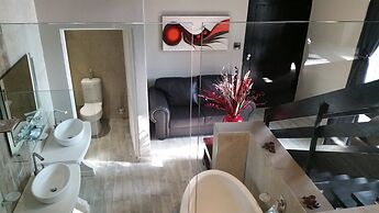Waterfalls Boutique Hotel